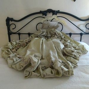 Flower girls iridescent greenl party dress